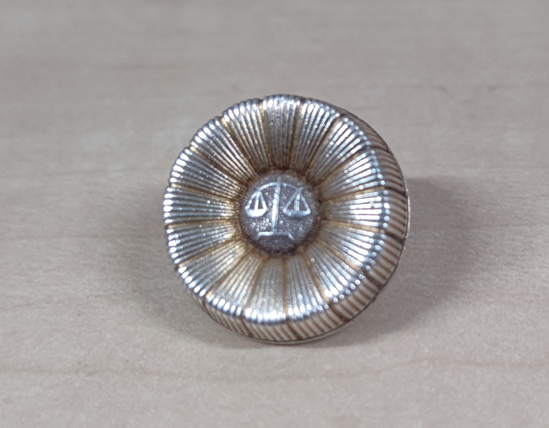 弁護士法人 荒井・久保田総合法律事務所(釧路弁護士会) 弁護士鍛冶 孝亮コラム －弁護士にとっての金と銀